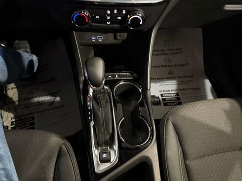 Used 2025 Buick Encore GX Preferred image 17