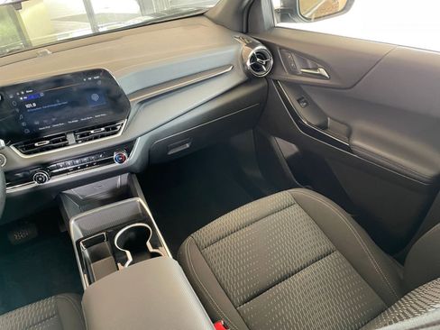 Used 2025 Chevrolet Equinox LT image 34