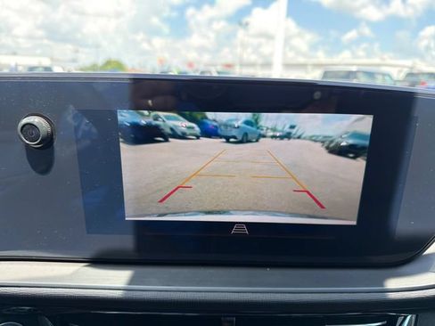 Used 2025 Buick Envista Avenir FWD image 13