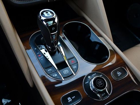 Used 2023 Bentley Bentayga Extended Wheelbase AWD/4WD image 61