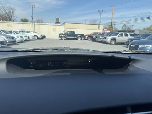 Used 2010 Toyota Prius Three image 21
