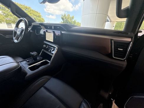Certified 2025 GMC Sierra 1500 Denali AWD/4WD image 30