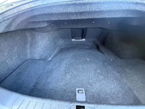 Used 2017 INFINITI Q70 3.7 RWD image 19