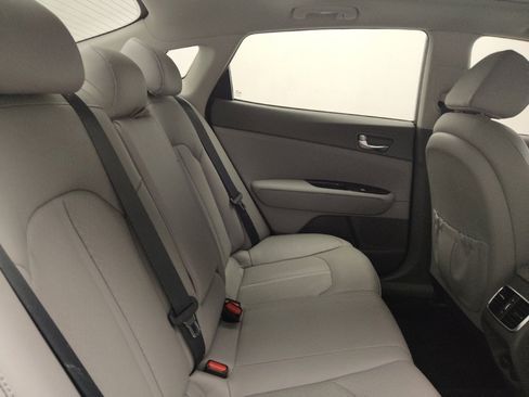 Used 2018 Kia Optima EX w/ Premium Package image 19