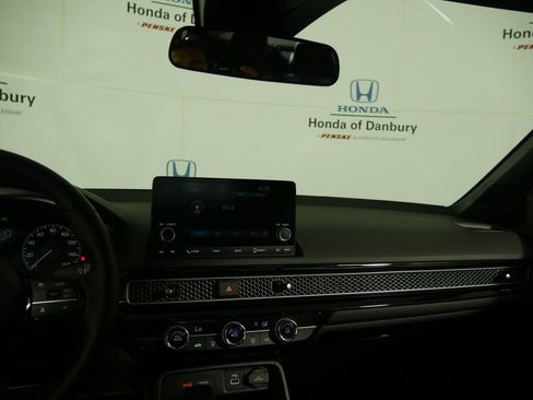 Used 2023 Honda Civic Sport image 16