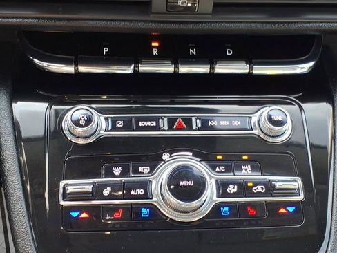 Used 2022 Lincoln Corsair AWD w/ Premium Package image 19