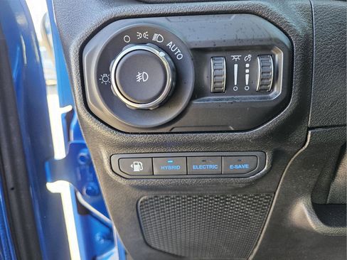 Used 2021 Jeep Wrangler Unlimited Sahara w/ Cold Weather Group image 22