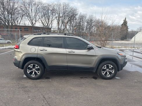 Used 2016 Jeep Cherokee Trailhawk w/ Comfort/Convenience Group image 7