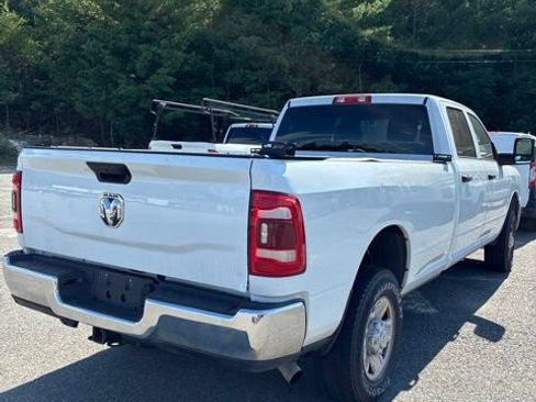 Used 2024 RAM 2500 Tradesman w/ Chrome Appearance Group AWD/4WD image 7
