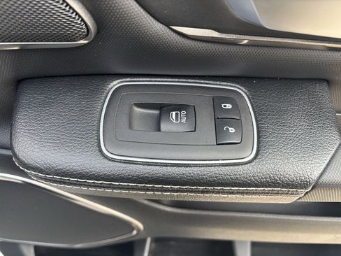 Used 2020 RAM 1500 Sport w/ Leather & Sound Group image 33