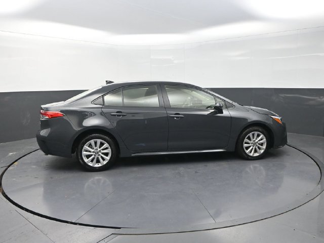 Used 2026 Toyota Corolla LE w/ LE Premium Package FWD image 9