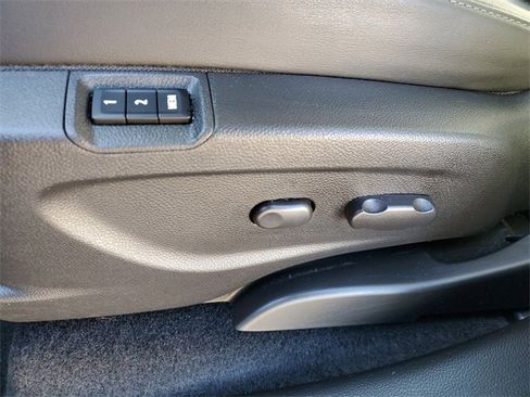 Used 2018 Buick Encore Premium image 16