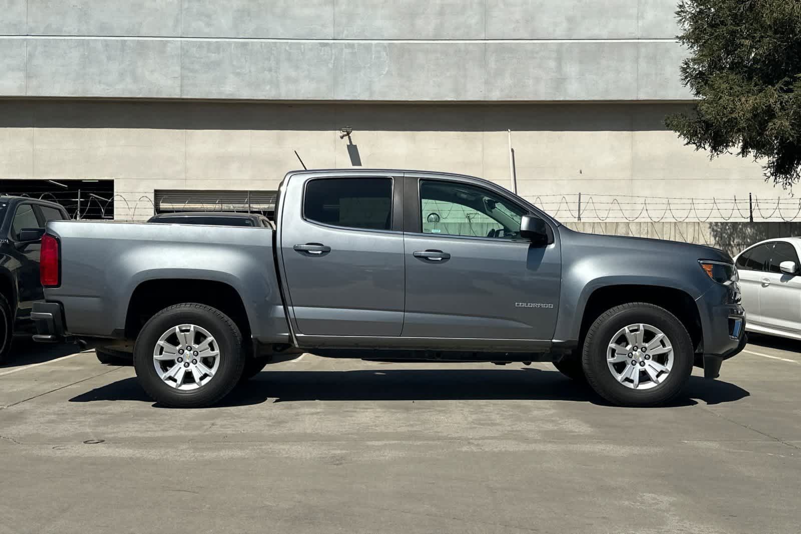 Used 2020 Chevrolet Colorado LT w/ Safety Package RWD image 9
