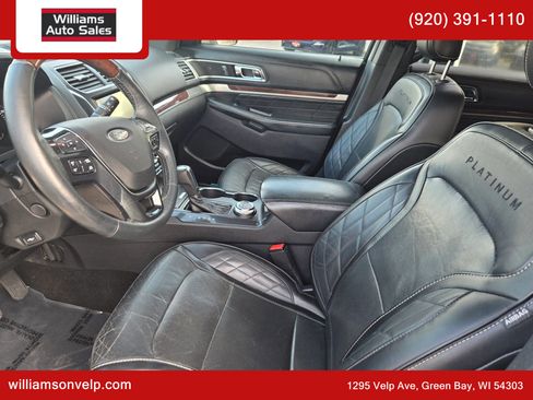 Used 2019 Ford Explorer Platinum image 12