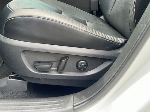 Used 2022 INFINITI QX50 Luxe w/ Appearance Package image 23