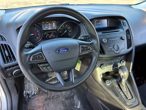 Used 2017 Ford Focus SE image 14