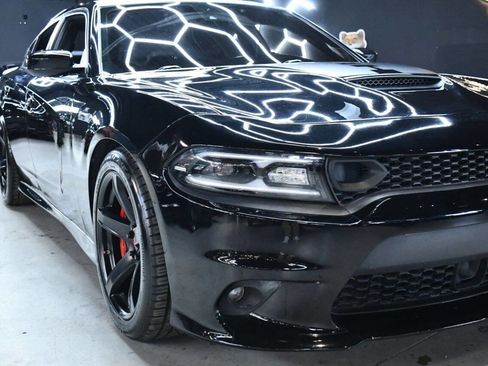 Used 2017 Dodge Charger R/T image 4