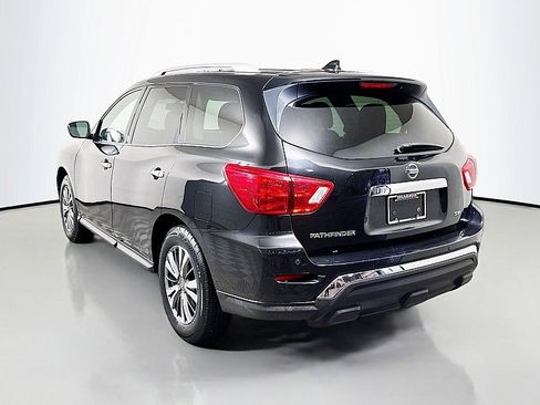Used 2020 Nissan Pathfinder SV image 5