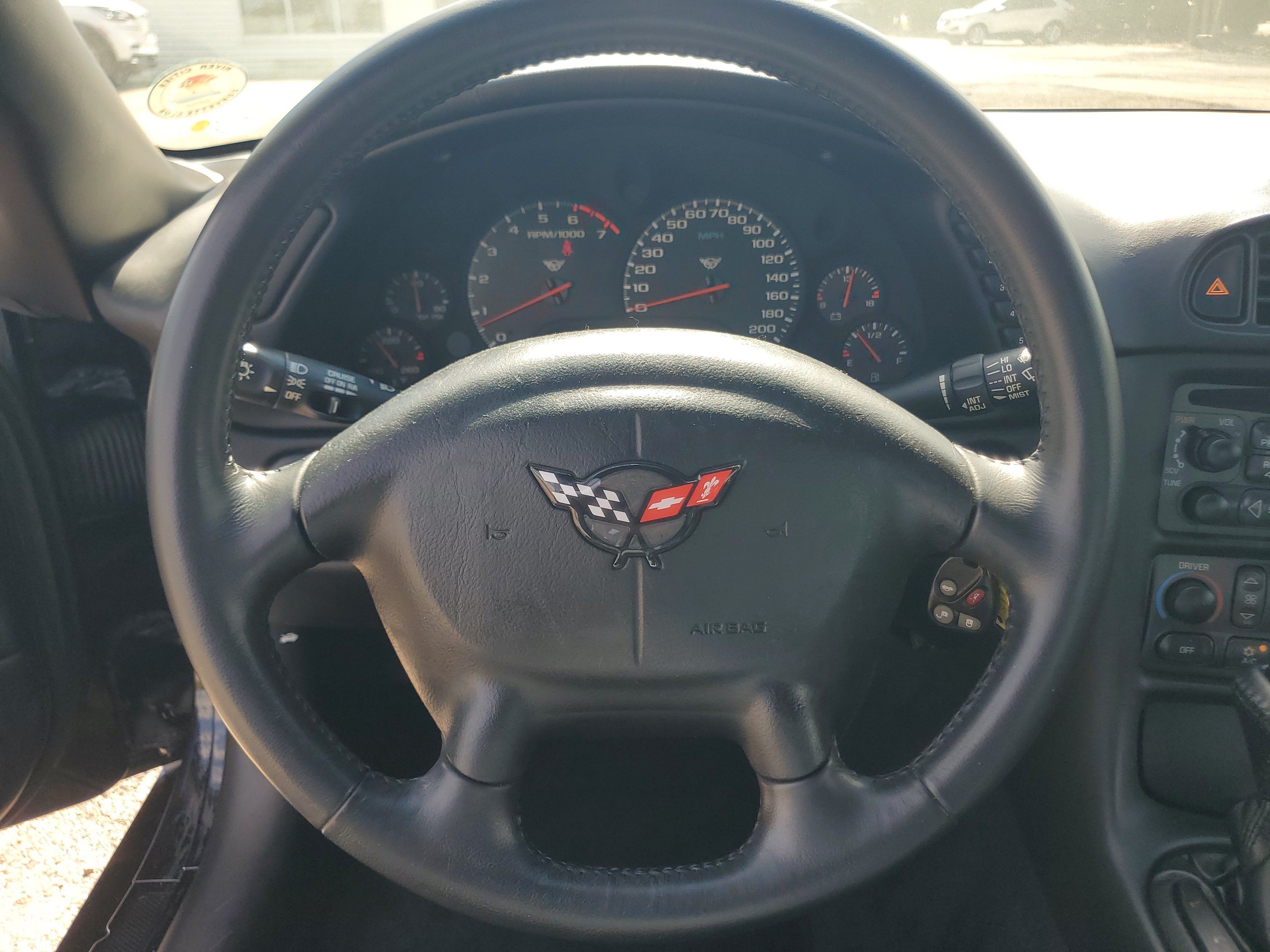 Used 2004 Chevrolet Corvette Coupe RWD image 14