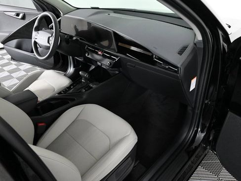 New 2025 Kia Niro EX image 9