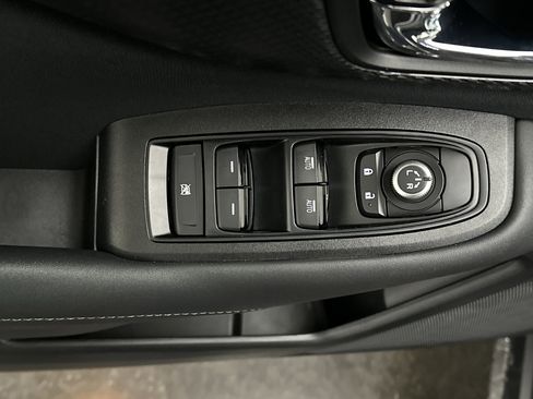 Used 2025 Subaru Outback Premium w/ Popular Package #1A image 18