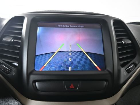 Used 2015 Jeep Cherokee Limited AWD/4WD image 29
