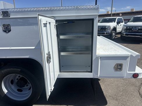 New 2025 Ford F550 4x4 Crew Cab Super Duty image 17