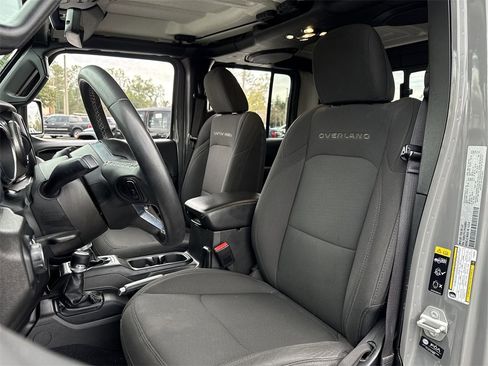 Used 2023 Jeep Gladiator Overland image 9