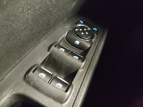 Used 2020 Ford Fusion SE FWD image 27