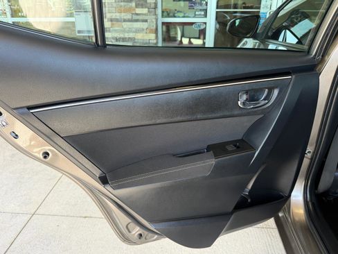 Used 2019 Toyota Corolla LE FWD image 11