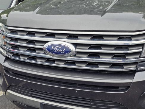 Used 2020 Ford Expedition XLT w/ Equipment Group 202A RWD image 3
