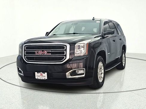 Used 2017 GMC Yukon SLT AWD/4WD image 2