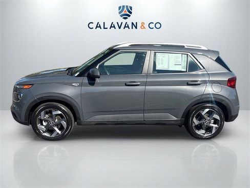 Used 2024 Hyundai Venue SEL image 4