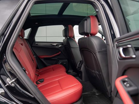 New 2026 Porsche Macan image 25