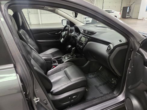 Used 2021 Nissan Rogue Sport SL w/ Premium Package AWD/4WD image 32