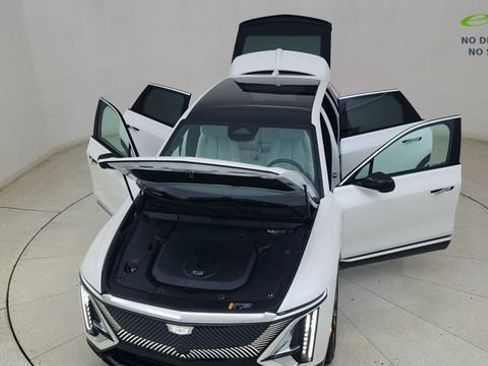 Used 2024 Cadillac Lyriq Luxury w/ LPO, Floor Liner Package AWD/4WD image 85