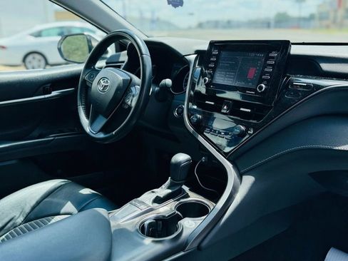 Used 2023 Toyota Camry SE image 12