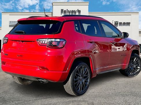 Used 2022 Jeep Compass Limited image 2