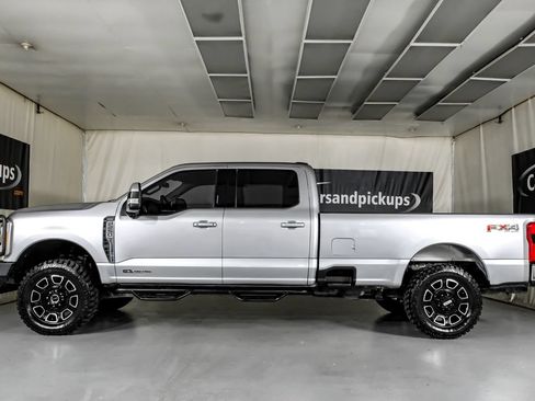 Used 2023 Ford F250 Lariat w/ FX4 Off-Road Package AWD/4WD image 11