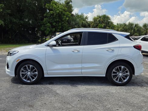 Certified 2022 Buick Encore GX Select w/ Sport Touring Package FWD image 2