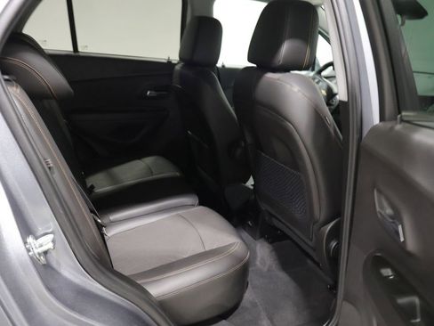 Used 2020 Chevrolet Trax LT w/ LT Convenience Package AWD/4WD image 20