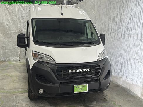 Used 2024 RAM ProMaster 2500 w/ Convenience Group FWD image 32