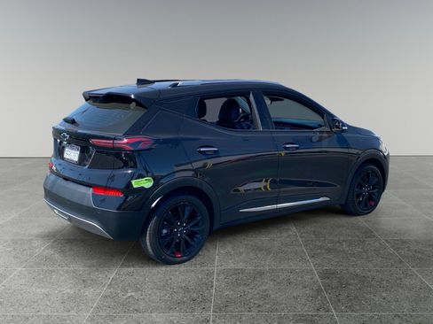 Used 2023 Chevrolet Bolt EUV Premier w/ Sun & Sound Package FWD image 5