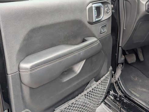 Used 2021 Jeep Gladiator Overland w/ Popular Equipment Package image 14