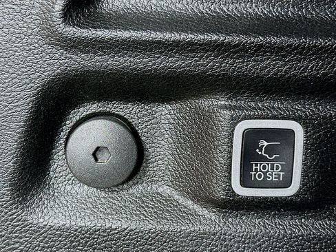 Used 2021 Jeep Grand Cherokee L Limited w/ Luxury Tech Group II image 31