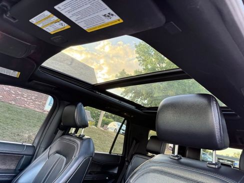 Used 2021 Ford Expedition Limited image 13