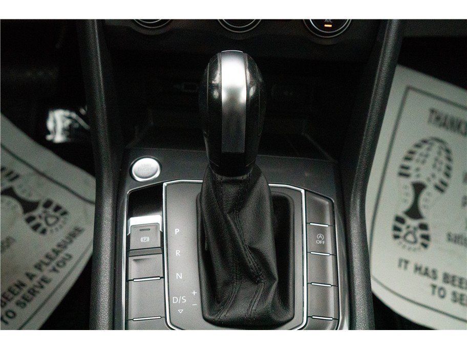 Used 2020 Volkswagen Tiguan SE w/ Panoramic Sunroof Package FWD image 26