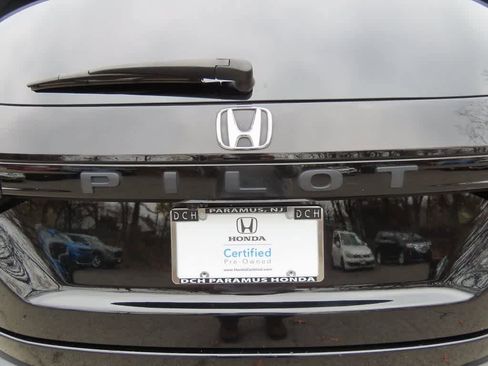 Used 2023 Honda Pilot Sport image 7