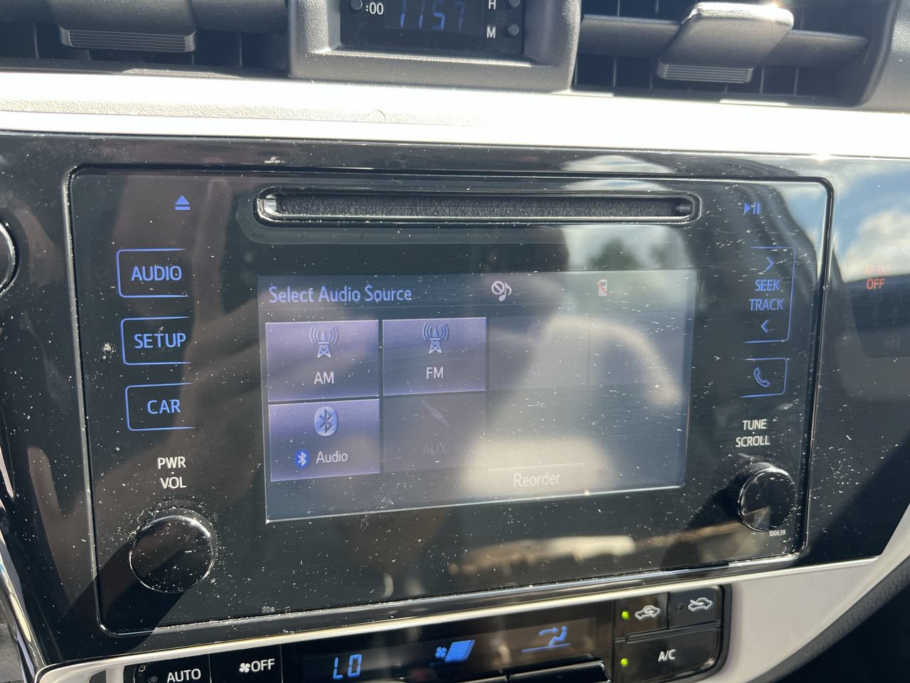 Used 2018 Toyota Corolla LE FWD image 23