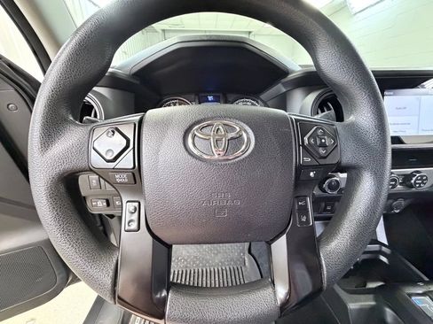 Used 2020 Toyota Tacoma SR AWD/4WD image 40